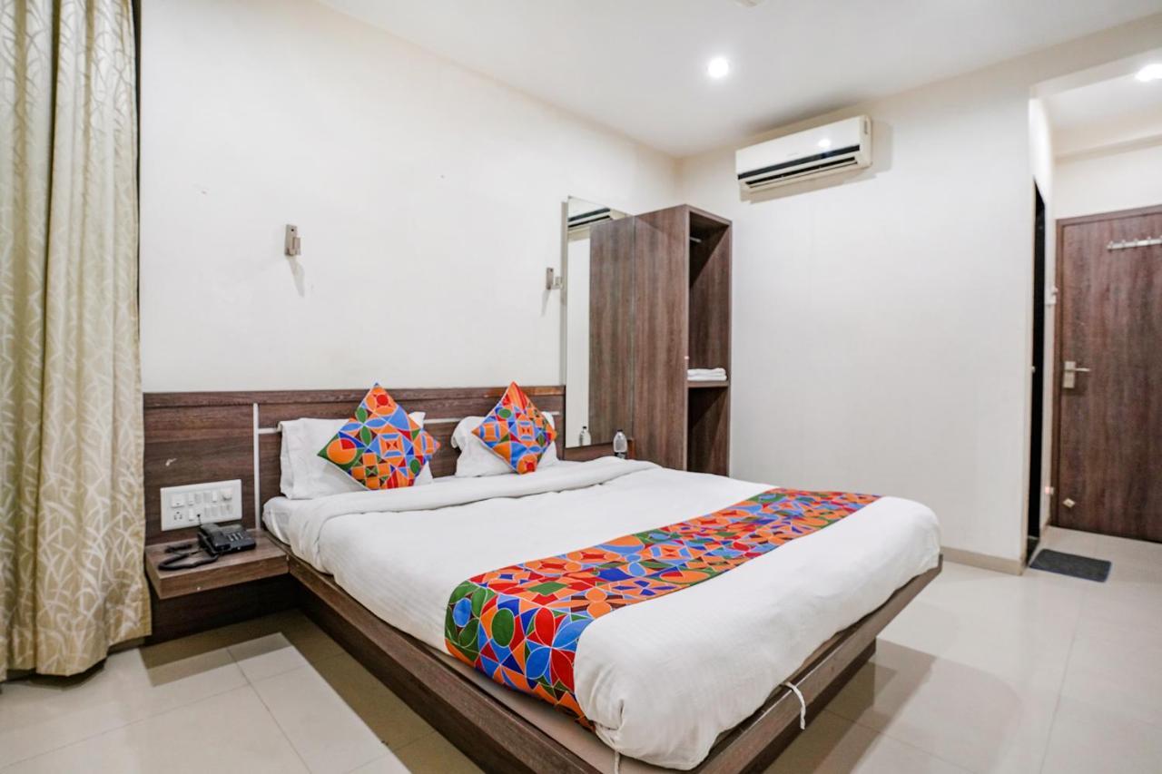 Fabhotel Sai Sakha 舍地 外观 照片
