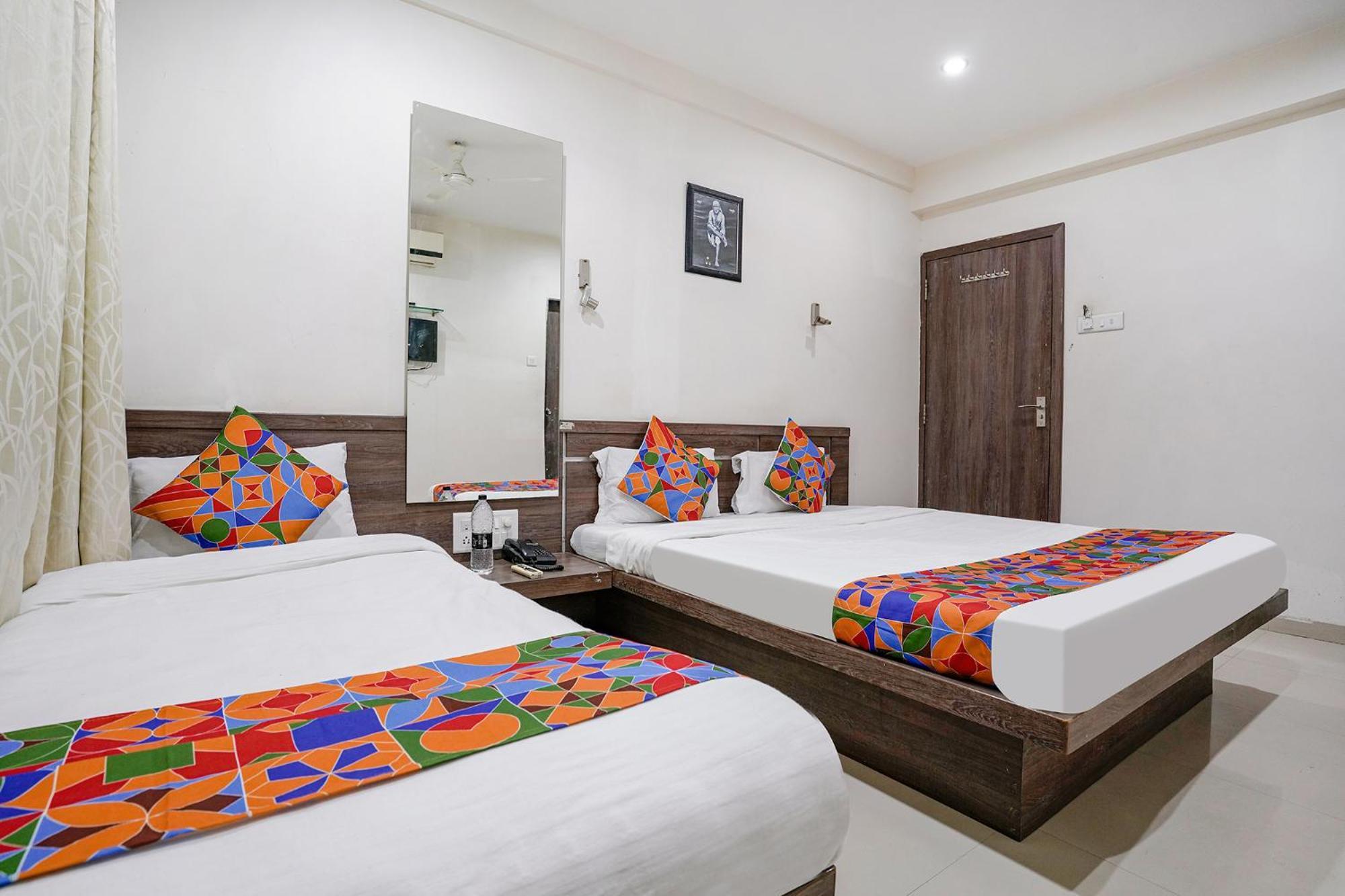 Fabhotel Sai Sakha 舍地 外观 照片