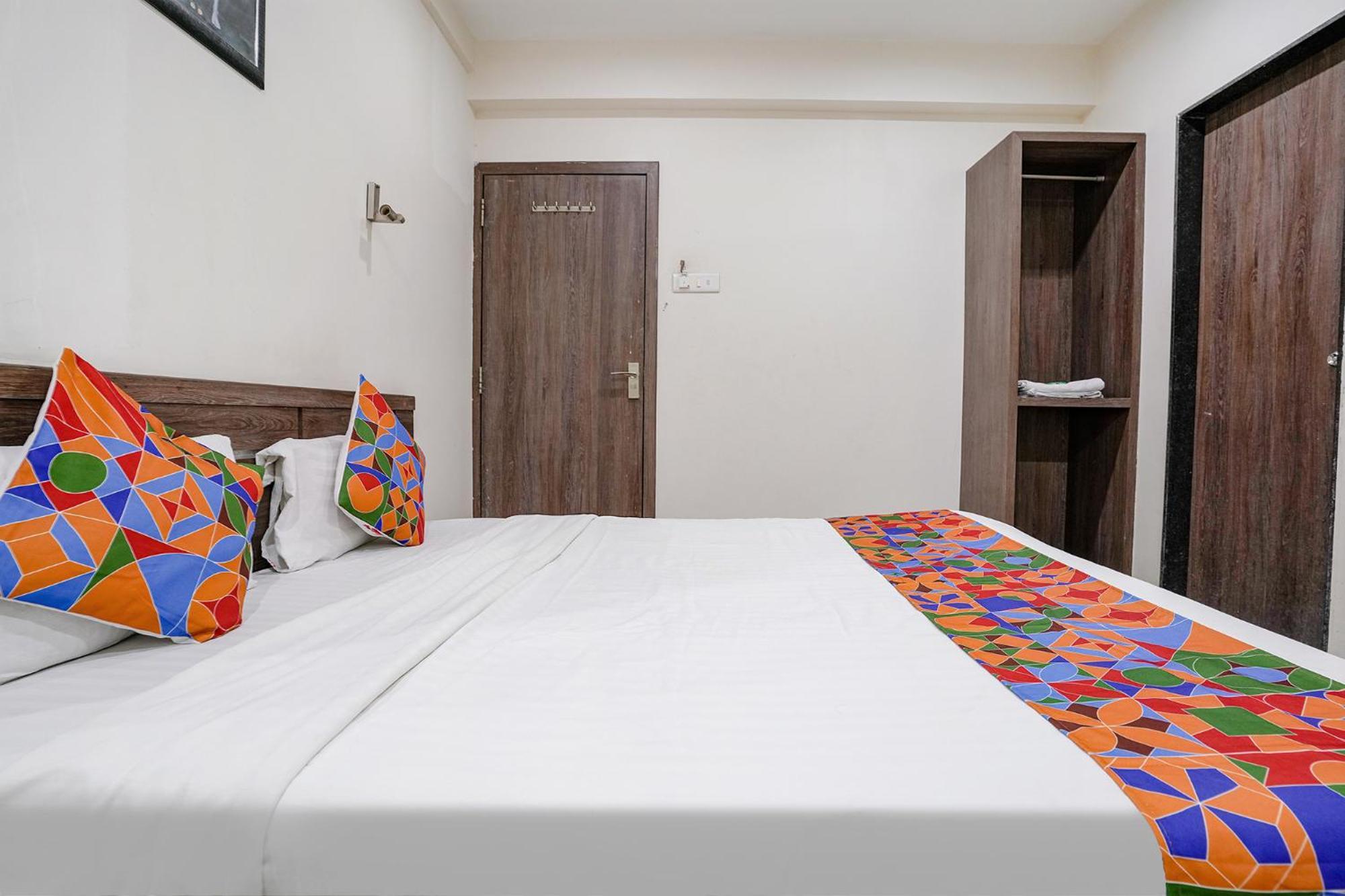 Fabhotel Sai Sakha 舍地 外观 照片